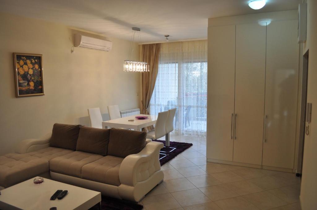 Apartments Soleado Pančevo Buitenkant foto